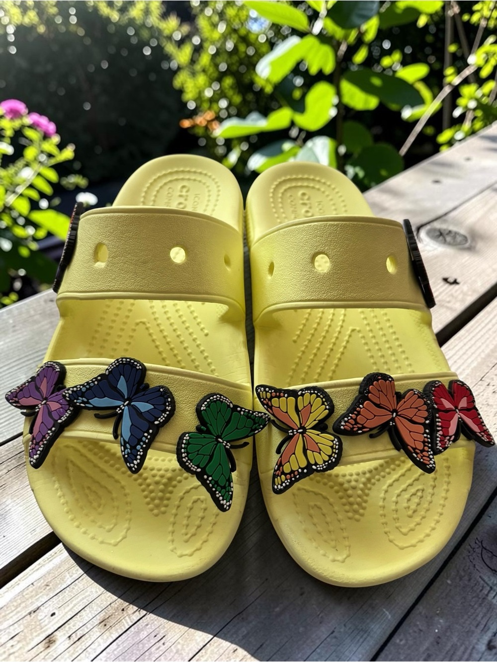Crocs Classic Two-Strap Slides Yellow Butterfly Jibbitz Women’s 7 Men’s 5